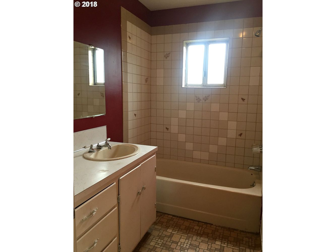 310 SE Pine St, Roseburg, OR 97470